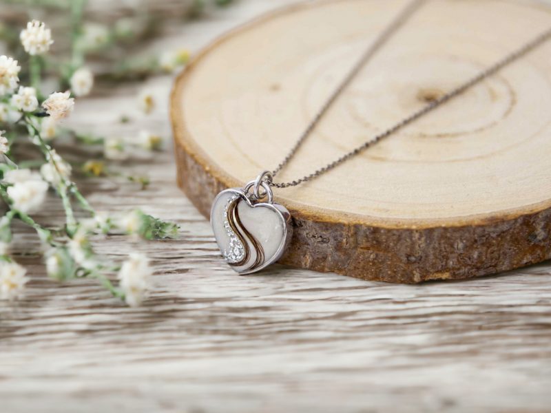 Memory Design - szoptatási emlék, anyatej ékszer hajtinccsel